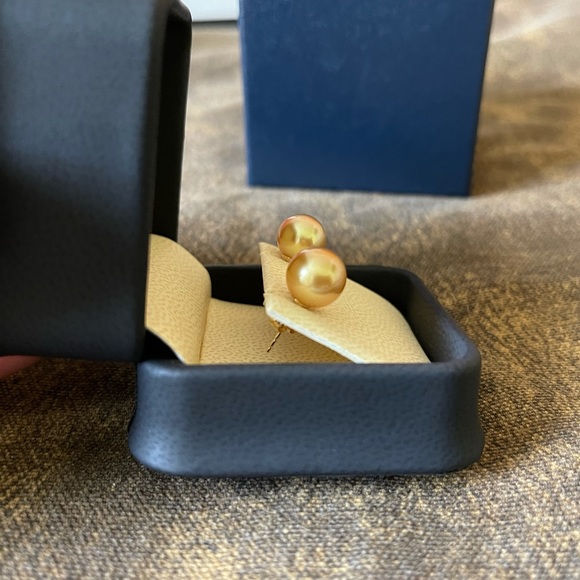 Gorgeous 14K Golden Southsea Pearl Earrings - Picture 5 of 5